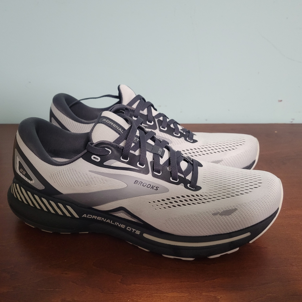 Brooks Adrenaline GTS 23 Size 11.5 Wide 2E Men's Running Shoes Sneakers